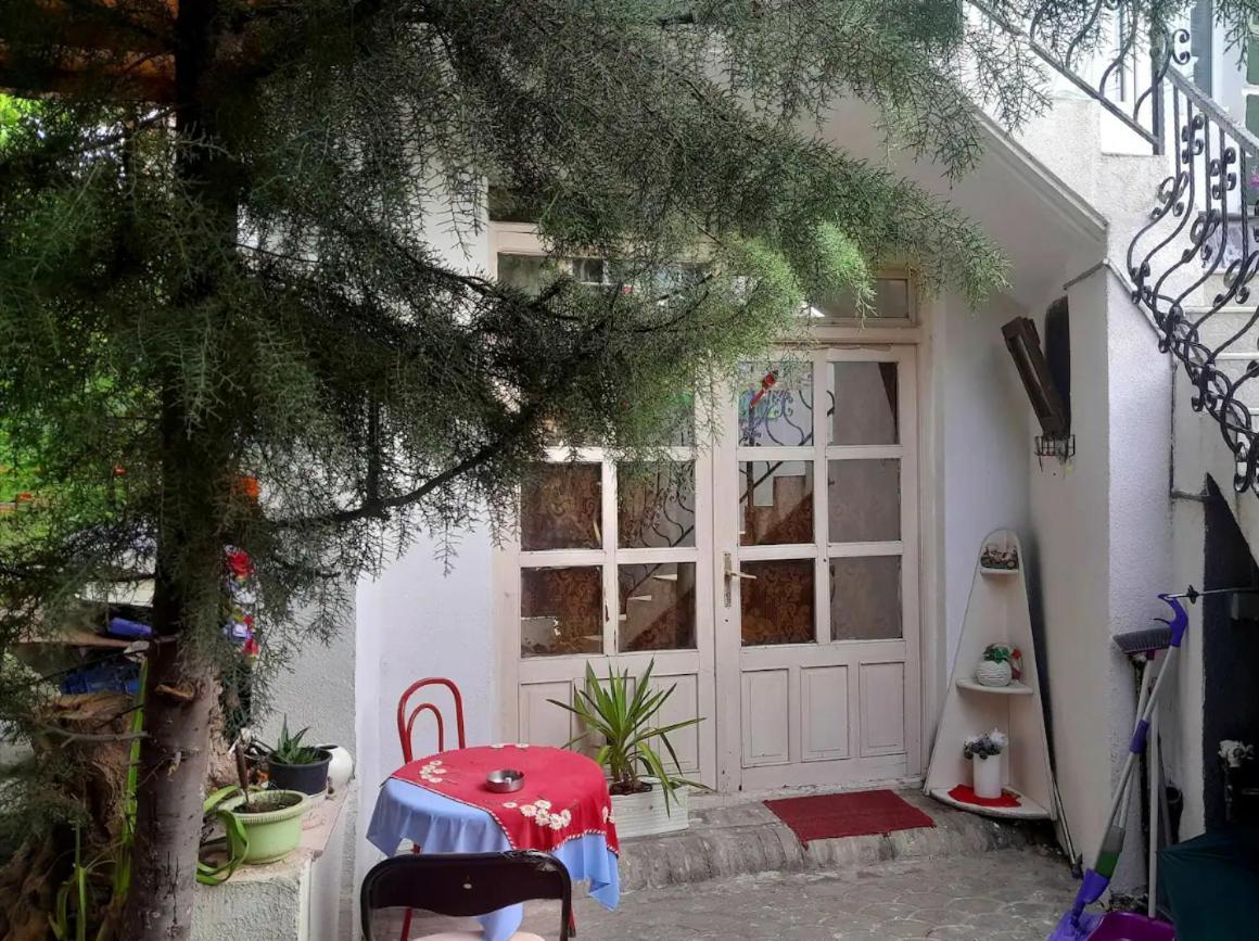 Adem'S Cozy Terrace Retreat Bed & Breakfast Скопие Екстериор снимка