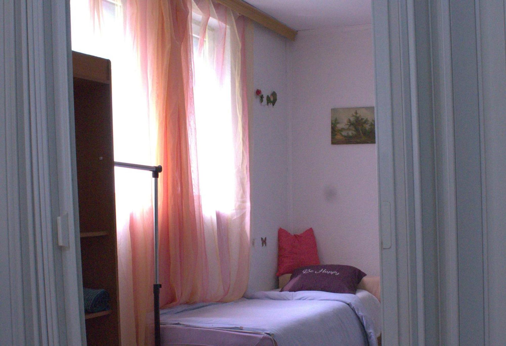 Adem'S Cozy Terrace Retreat Bed & Breakfast Скопие Екстериор снимка